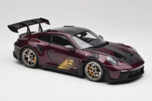 Porsche 911 992 GT3 RS Ultraviolet & Strieborné Kolesá Minichamps 1:18 110062029 Kov – obrázok 6 z 8