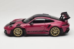 Porsche 911 992 GT3 RS Weissach Package Ruby Star Norev 1:18 187370 Kov – obrázok 4 z 8