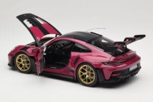 Porsche 911 992 GT3 RS Weissach Package Ruby Star Norev 1:18 187370 Kov – obrázok 5 z 8