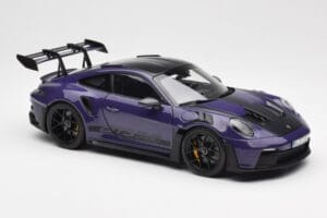 Porsche 911 992 GT3 RS Weissach Package Ultraviolet Norev 1:18 187368 Kov – obrázok 6 z 8