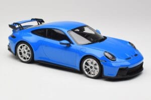 Porsche 911 992 GT3 Shark Modrý & Strieborné Kolesá Minichamps 1:18 143069015 Živica – obrázok 4 z 6