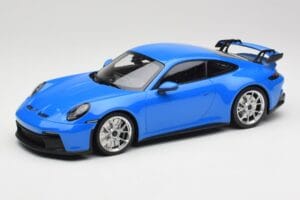 Porsche 911 992 GT3 Shark Modrý & Strieborné Kolesá Minichamps 1:18 143069015 Živica