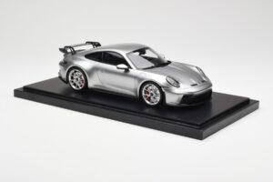 Porsche 911 992 GT3 Strieborný Minichamps 1:18 WAP0211510M004 Živica – obrázok 4 z 7