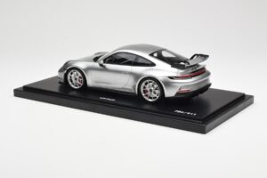 Porsche 911 992 GT3 Strieborný Minichamps 1:18 WAP0211510M004 Živica – obrázok 5 z 7