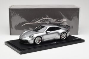 Porsche 911 992 GT3 Strieborný Minichamps 1:18 WAP0211510M004 Živica – obrázok 7 z 7