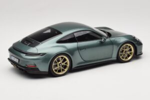 Porsche 911 992 GT3 Touring Package Malachite Green Metallic Norev 1:18 187382 Kov – obrázok 3 z 8