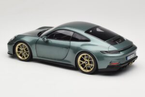 Porsche 911 992 GT3 Touring Package Malachite Green Metallic Norev 1:18 187382 Kov – obrázok 7 z 8