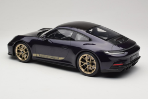 Porsche 911 992 GT3 Touring Viola Metallic GT Spirit 1:12 GT937 Živica – obrázok 5 z 6