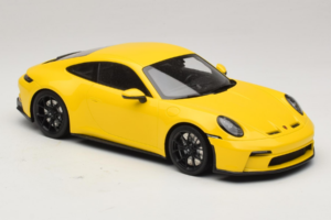 Porsche 911 992 GT3 Touring Žltý Čierne Kolesá Minichamps 1:18 117069021 Kov – obrázok 4 z 6
