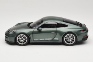 Porsche 911 992 S/T Malachite Green Metallic Norev 1:18 187472 Kov – obrázok 5 z 8