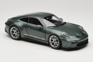 Porsche 911 992 S/T Malachite Green Metallic Norev 1:18 187472 Kov – obrázok 6 z 8