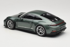 Porsche 911 992 S/T Malachite Green Metallic Norev 1:18 187472 Kov – obrázok 7 z 8
