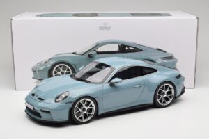 Porsche 911 992 S/T Meisenblau Norev 1:12 127550 Kov – obrázok 6 z 6