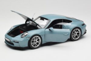Porsche 911 992 S/T Meissen Blue Norev 1:18 187470 Kov – obrázok 2 z 8