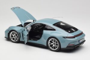 Porsche 911 992 S/T Meissen Blue Norev 1:18 187470 Kov – obrázok 5 z 8