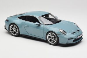Porsche 911 992 S/T Meissen Blue Norev 1:18 187470 Kov – obrázok 6 z 8