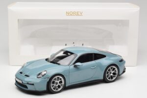 Porsche 911 992 S/T Meissen Blue Norev 1:18 187470 Kov – obrázok 8 z 8