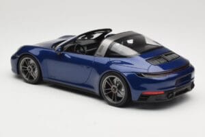 Porsche 911 992 Targa 4 GTS Blue Metallic Minichamps 1:18 155061060 Kov – obrázok 5 z 6