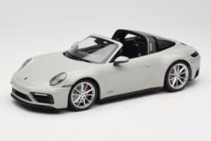 Porsche 911 992 Targa 4 GTS Šedý Minichamps 1:18 155061064 Kov