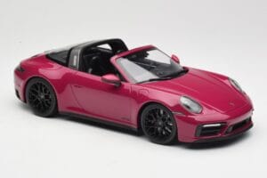 Porsche 911 992 Targa 4 GTS Rubystar Minichamps 1:18 155061066 Kov – obrázok 4 z 6