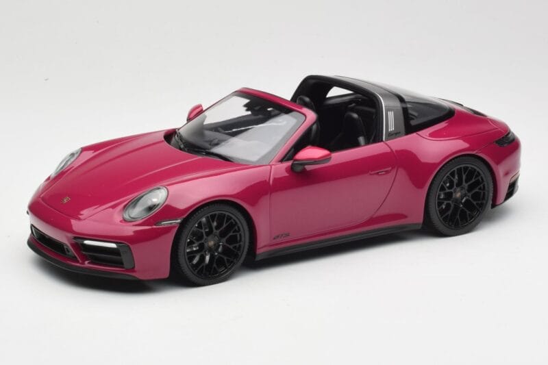 Porsche 911 992 Targa 4 GTS Rubystar Minichamps 1:18 155061066 Kov