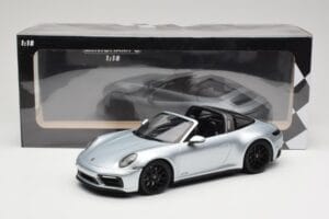 Porsche 911 992 Targa 4 GTS Strieborný Minichamps 1:18 155061061 Kov – obrázok 6 z 6
