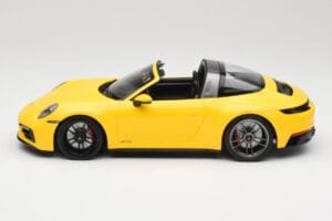 Porsche 911 992 Targa 4 GTS Žltý Minichamps 1:18 153061064 Kov – obrázok 3 z 6