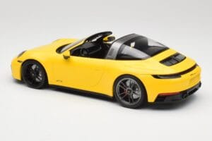 Porsche 911 992 Targa 4 GTS Žltý Minichamps 1:18 153061064 Kov – obrázok 5 z 6