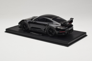 Porsche 911 992 TechArt GTstreet R Čierny S Čiernymi Kolesami TechArt 1:18 REMC012 Živica – obrázok 5 z 6
