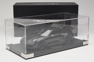 Porsche 911 992 TechArt GTstreet R Čierny S Modrými Kolesami TechArt 1:18 REMC009 Živica – obrázok 6 z 6
