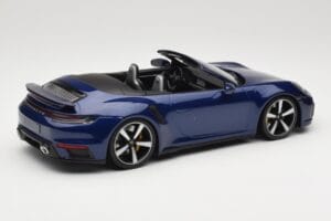 Porsche 911 992 Turbo S Kabriolet Blue Metallic Minichamps 1:18 155069081 Kov – obrázok 2 z 6