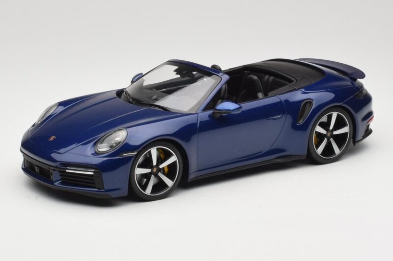 Porsche 911 992 Turbo S Kabriolet Blue Metallic Minichamps 1:18 155069081 Kov