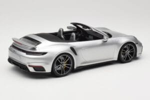 Porsche 911 992 Turbo S Kabriolet Strieborný Minichamps 1:18 155069082 Kov – obrázok 2 z 6