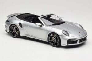 Porsche 911 992 Turbo S Kabriolet Strieborný Minichamps 1:18 155069082 Kov – obrázok 4 z 6