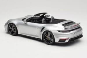 Porsche 911 992 Turbo S Kabriolet Strieborný Minichamps 1:18 155069082 Kov – obrázok 5 z 6