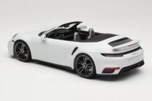 Porsche 911 992 Turbo S Kabriolet White Metallic Minichamps 1:18 155069080 Kov – obrázok 5 z 6