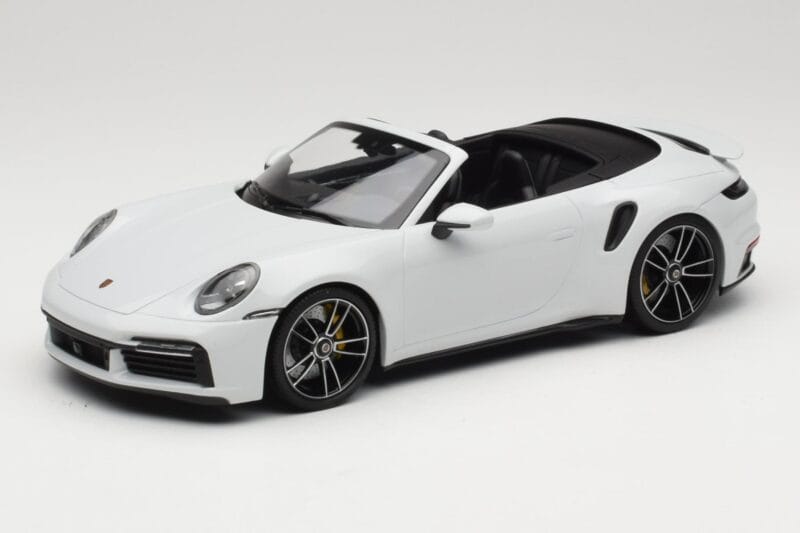 Porsche 911 992 Turbo S Kabriolet White Metallic Minichamps 1:18 155069080 Kov