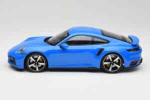 Porsche 911 992 Turbo S Gentian Modrý Minichamps 1:18 155069074 Kov – obrázok 3 z 6