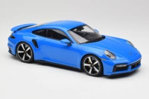 Porsche 911 992 Turbo S Gentian Modrý Minichamps 1:18 155069074 Kov – obrázok 4 z 6