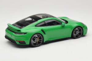 Porsche 911 992 Turbo S Zelený Minichamps 1:18 153069077 Kov – obrázok 2 z 6
