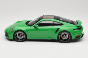 Porsche 911 992 Turbo S Zelený Minichamps 1:18 153069077 Kov – obrázok 3 z 6