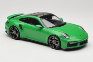 Porsche 911 992 Turbo S Zelený Minichamps 1:18 153069077 Kov – obrázok 4 z 6