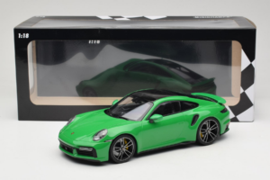 Porsche 911 992 Turbo S Zelený Minichamps 1:18 153069077 Kov – obrázok 6 z 6