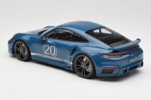 Porsche 911 992 Turbo S Sport Design Package Gentian Blue Metallic Minichamps 1:18 155069170 Kov – obrázok 5 z 6