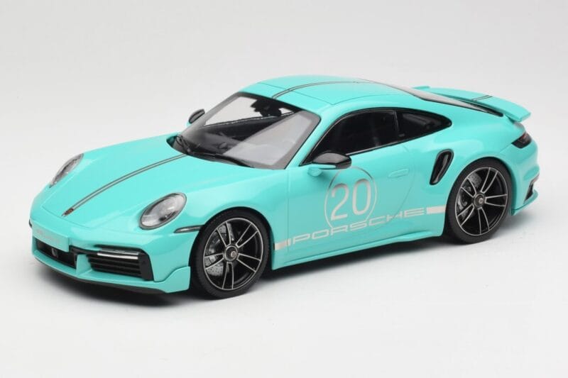 Porsche 911 992 Turbo S Sport Design Package Racing Green Minichamps 1:18 155069175 Kov