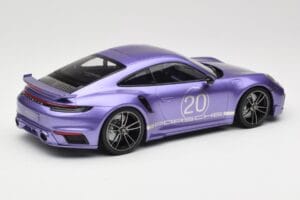 Porsche 911 992 Turbo S Sport Design Package Viola Metallic Minichamps 1:18 155069174 Kov – obrázok 2 z 6