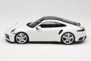 Porsche 911 Turbo S 992 Biely Minichamps 1:18 WAP0211620RTRB Kov – obrázok 3 z 6