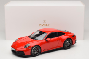 Porsche 911 992.2 Carrera 4 GTS Guards Red Norev 1:18 187171 Kov – obrázok 8 z 8