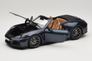 Porsche 911 992.2 Carrera Kabriolet Yachting Blue Norev 1:18 187180 Kov – obrázok 2 z 8