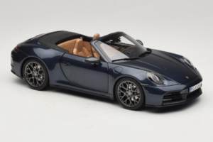 Porsche 911 992.2 Carrera Kabriolet Yachting Blue Norev 1:18 187180 Kov – obrázok 6 z 8